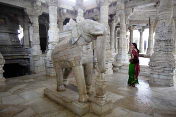 <b>India, Ranakpur</b>, Jain temple
