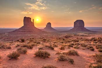 <b>USA, Arizona</b>, Monument Valley at sunrise