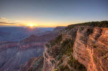 <b>USA, Arizona</b>, Grand Canyon at sunrise
