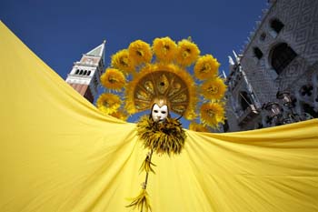 <b>Italy, Venice</b>, Mask at carnival