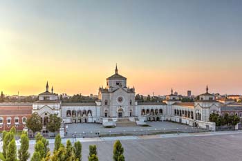 <b>Italy, Milan</b>, Elevated view of the monumental cemetery