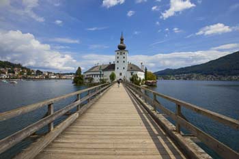 The bridge to Schloss Ort castle in the Traunsee lake